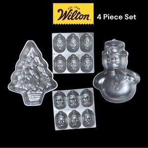 Wilton (EUC) Set of 4 Christmas Cake Pans